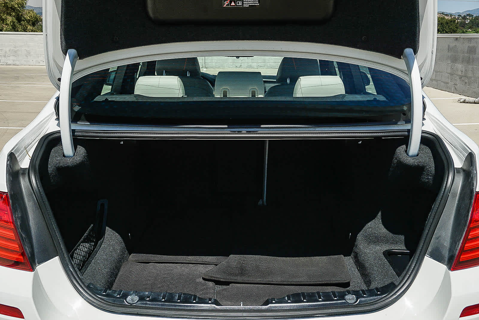 Thumbnail: 2014 BMW 5 Series - 27