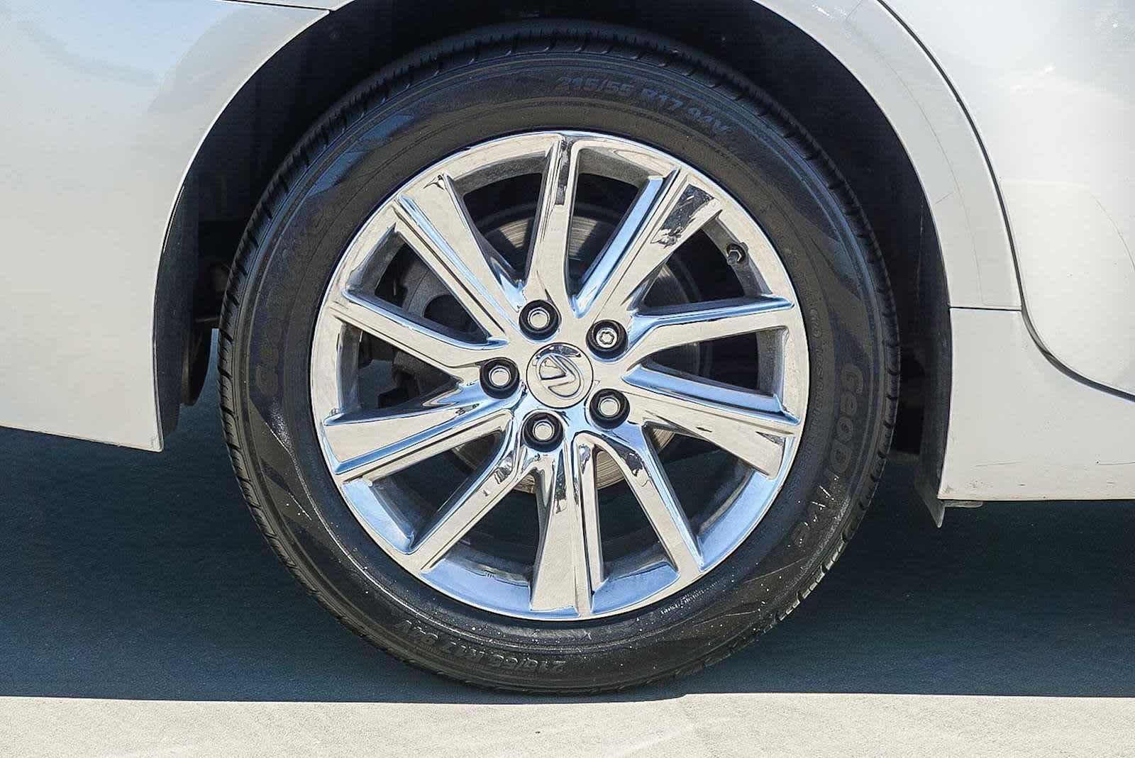 Thumbnail: 2016 Lexus ES - 10