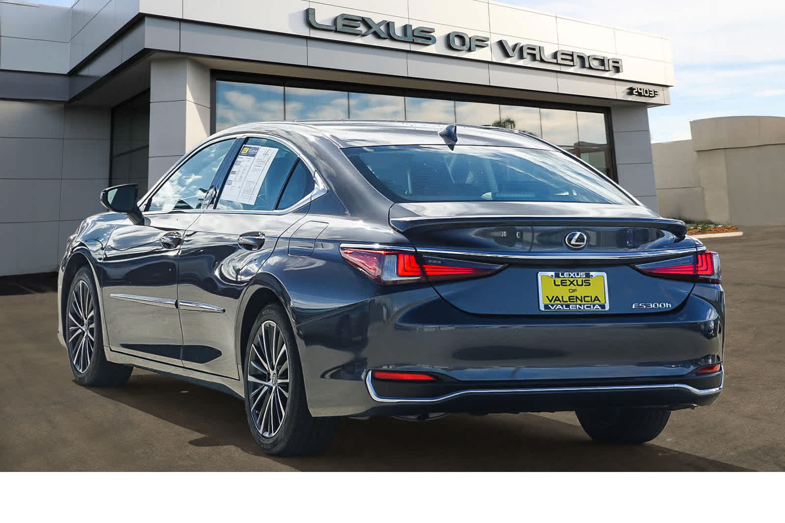 Thumbnail: 2023 Lexus ES - 2