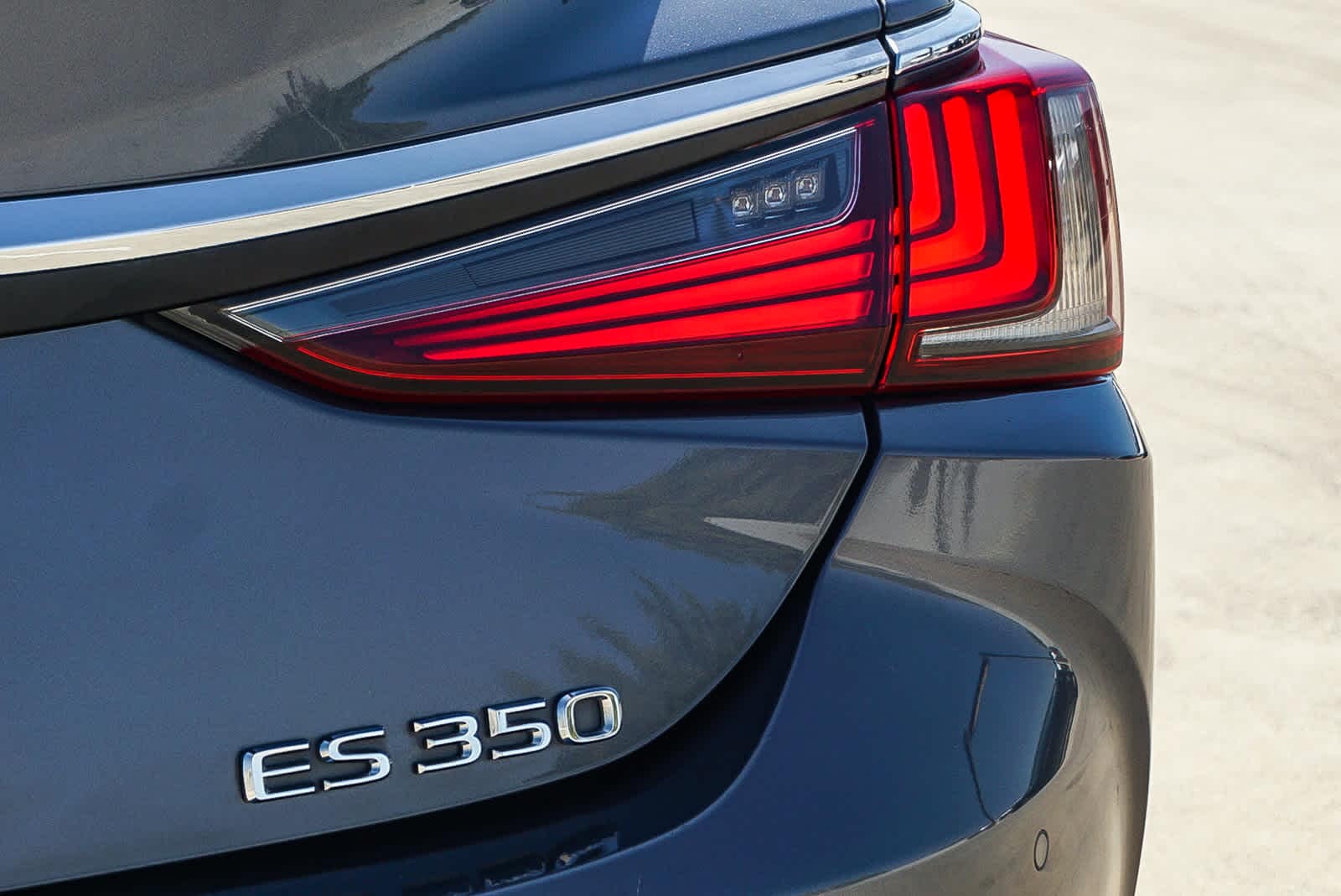 Thumbnail: 2019 Lexus ES - 15