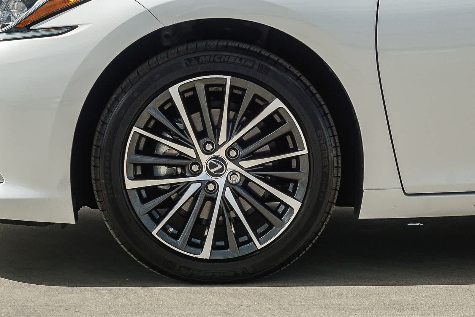 Thumbnail: 2025 Lexus ES - 10