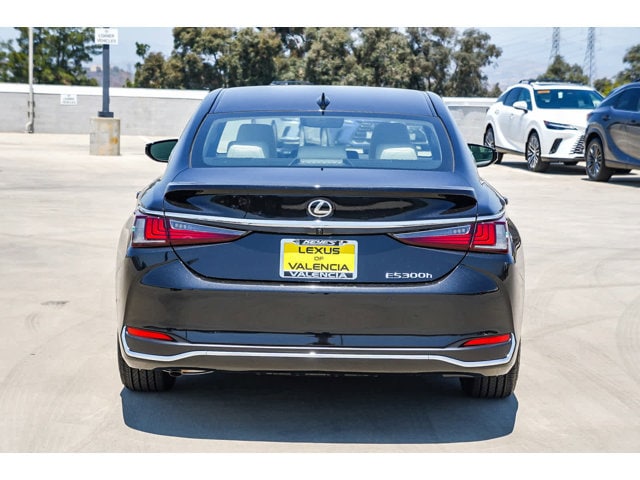 2025 Lexus ES Hybrid 300h 5