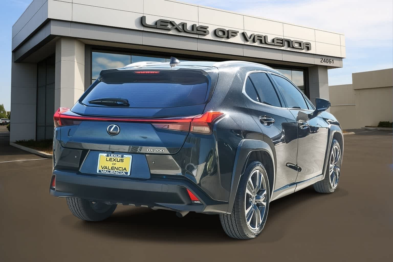 Thumbnail: 2022 Lexus UX - 4
