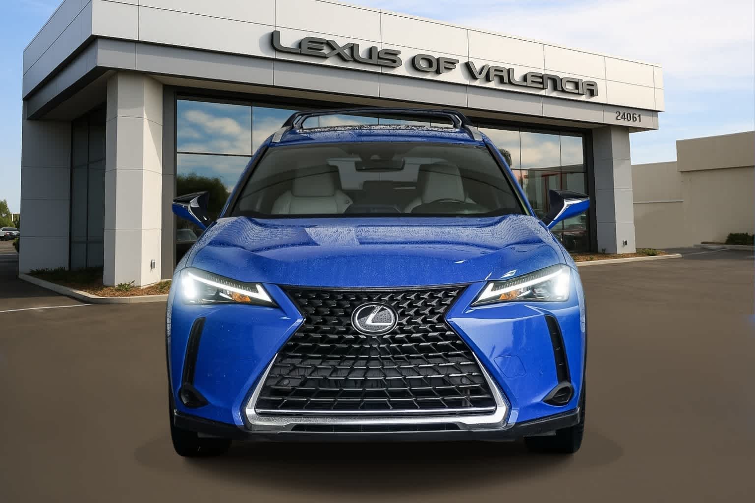 Thumbnail: 2023 Lexus UX - 2