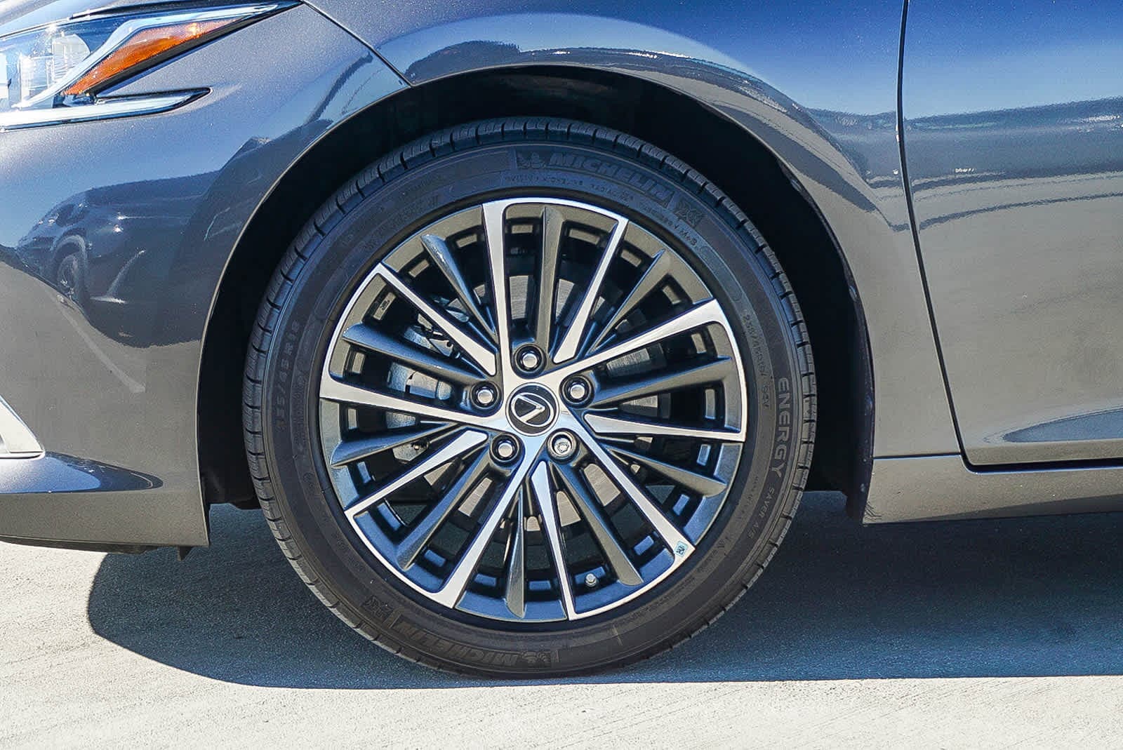 Thumbnail: 2023 Lexus ES - 7