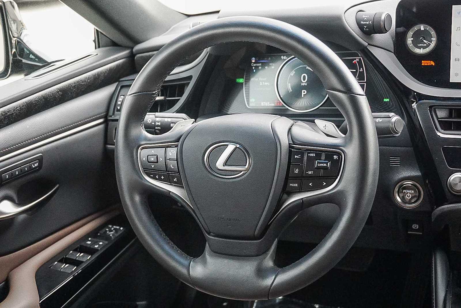 Thumbnail: 2025 Lexus ES - 16