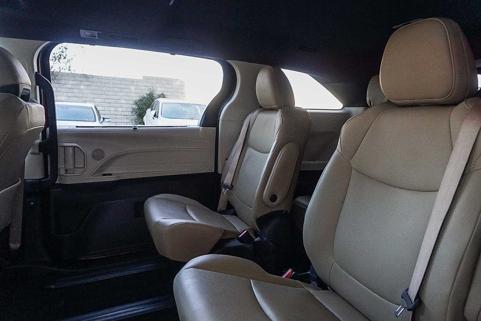 Thumbnail: 2023 Toyota Sienna - 19