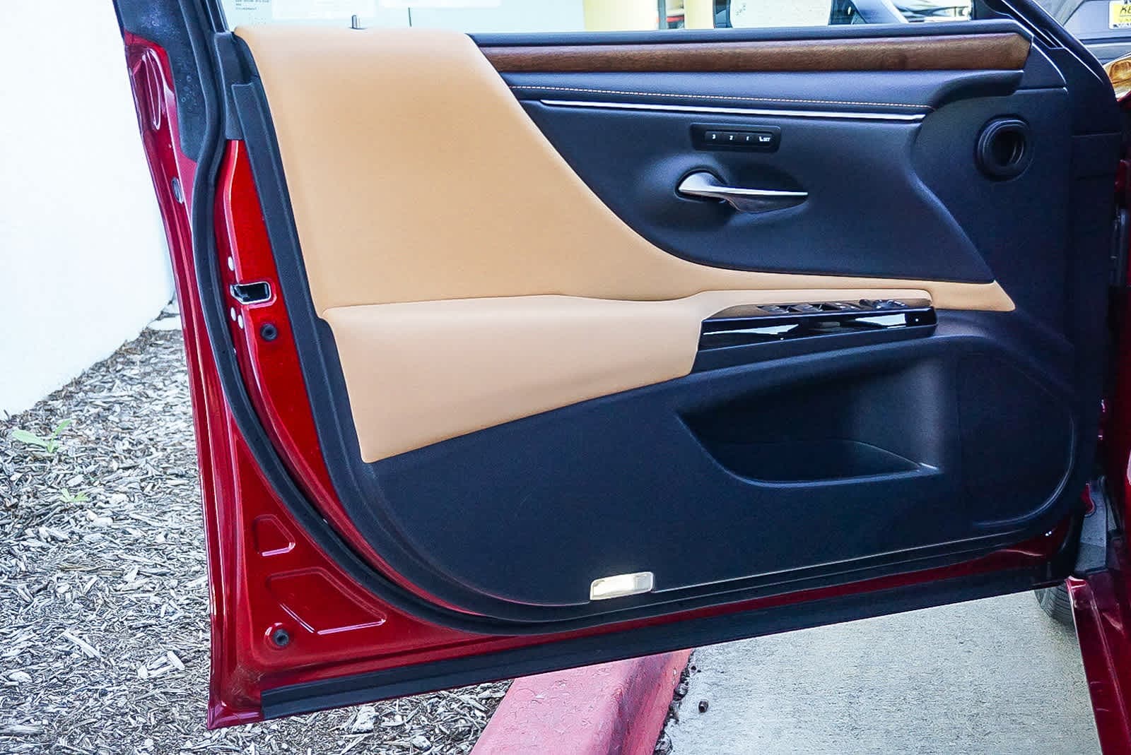 Thumbnail: 2025 Lexus ES - 23