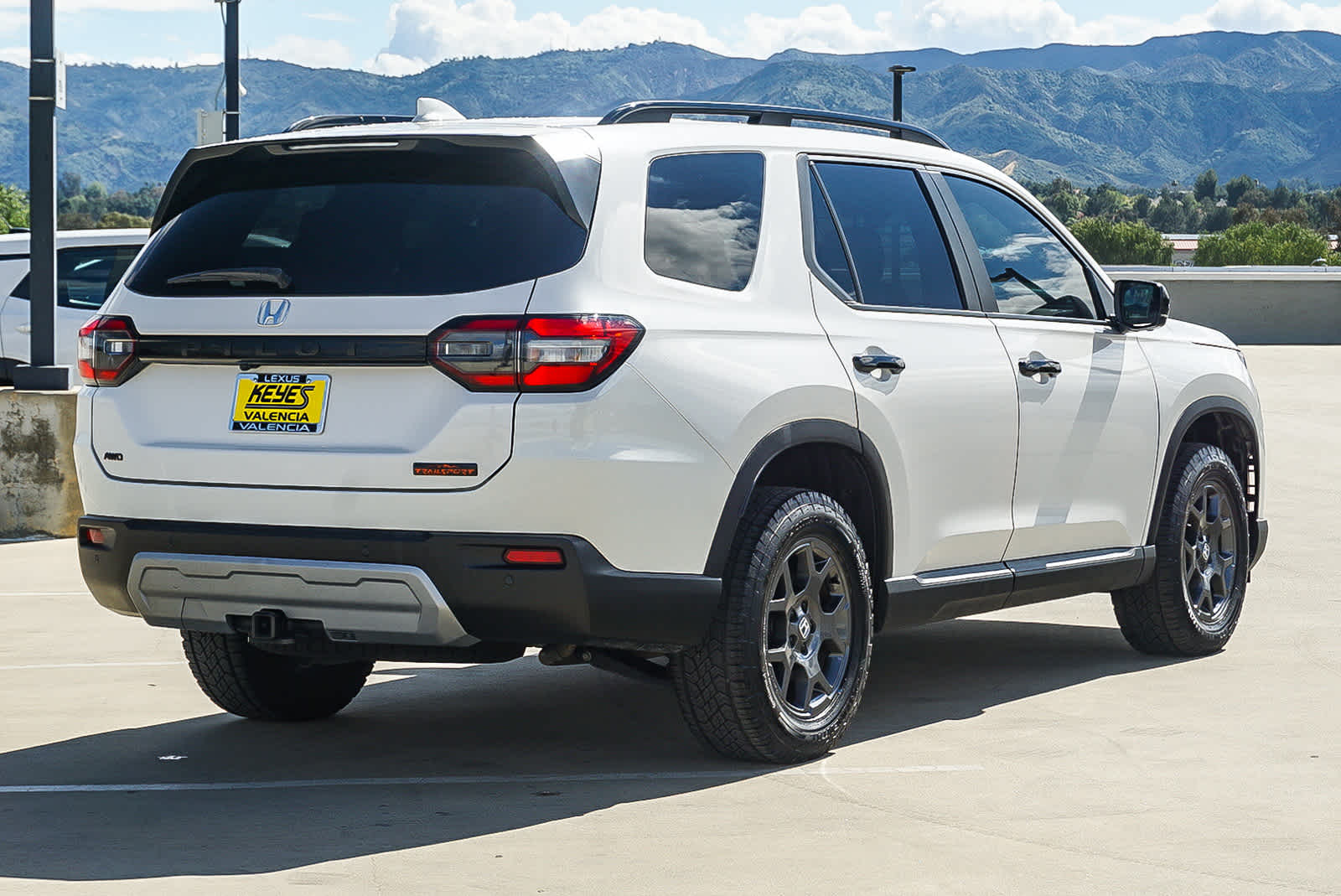 2024 Honda Pilot TrailSport photo 4