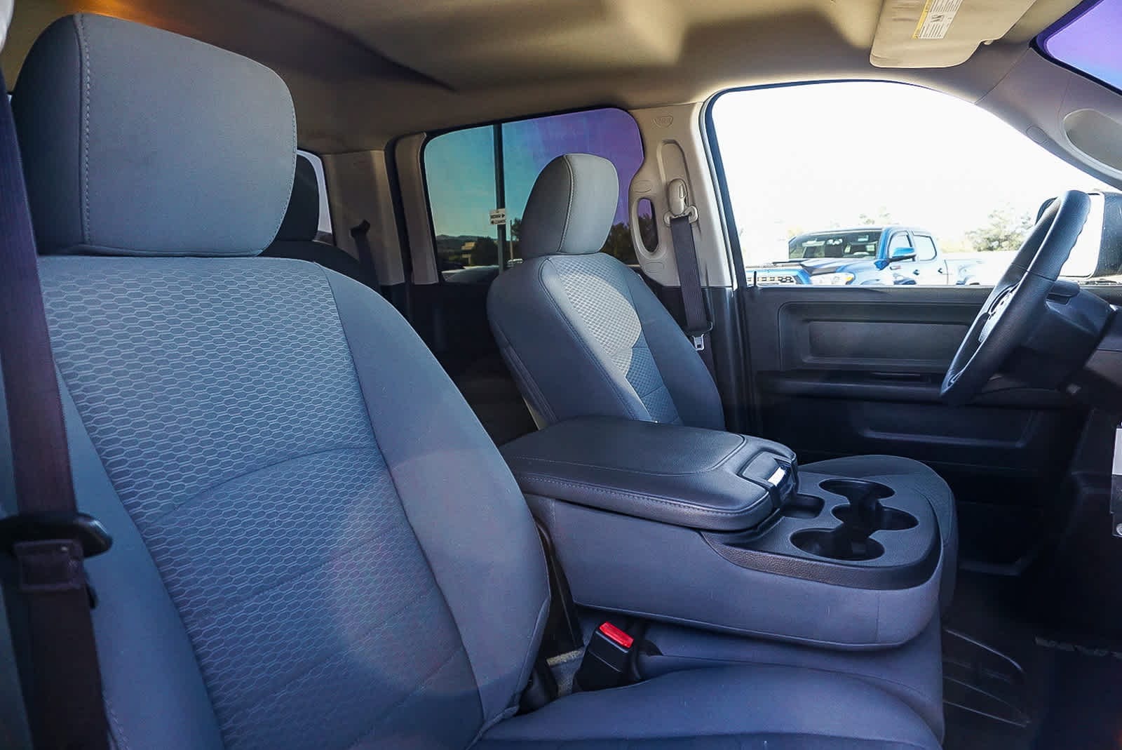 Thumbnail: 2019 RAM 1500 Classic - 17