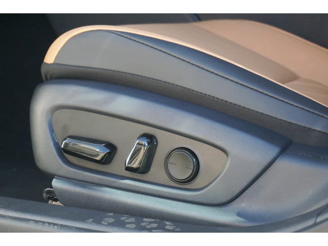 Thumbnail: 2025 Lexus ES - 10