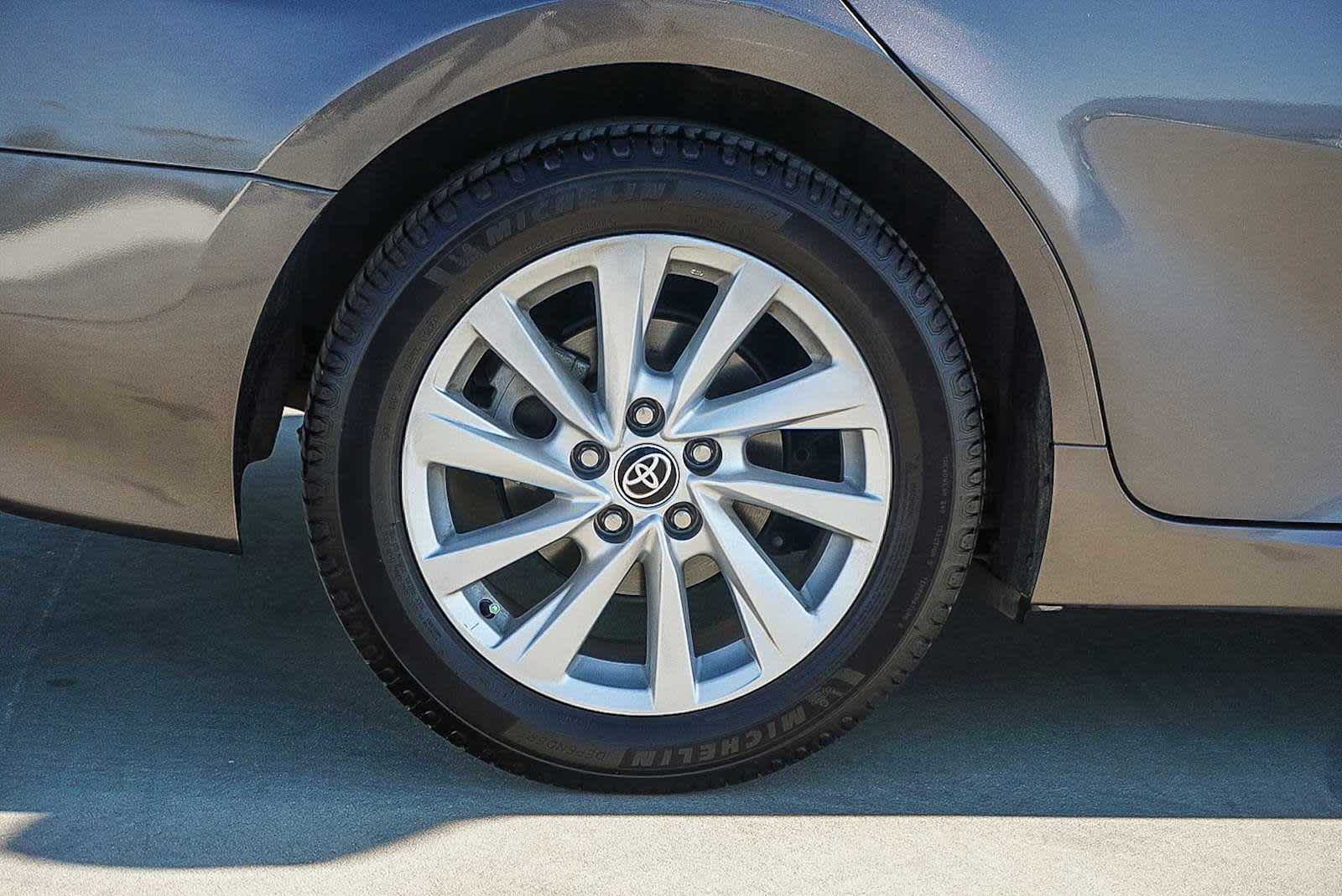 Thumbnail: 2023 Toyota Camry - 10