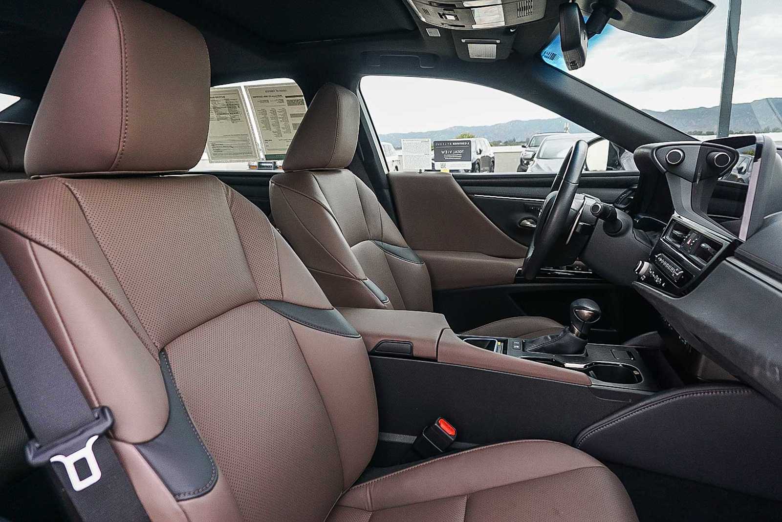 Thumbnail: 2025 Lexus ES - 17