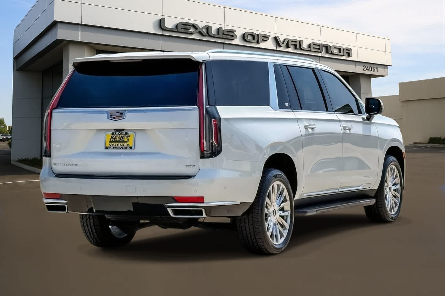 Thumbnail: 2022 Cadillac Escalade - 4