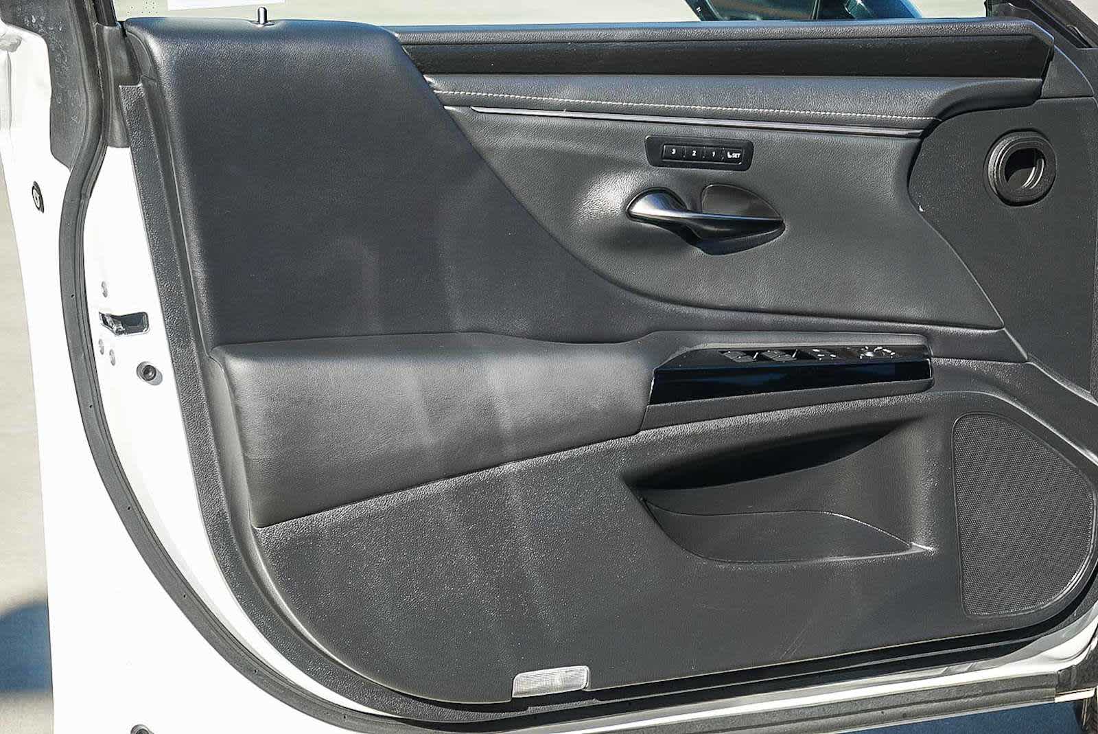 Thumbnail: 2024 Lexus ES - 22