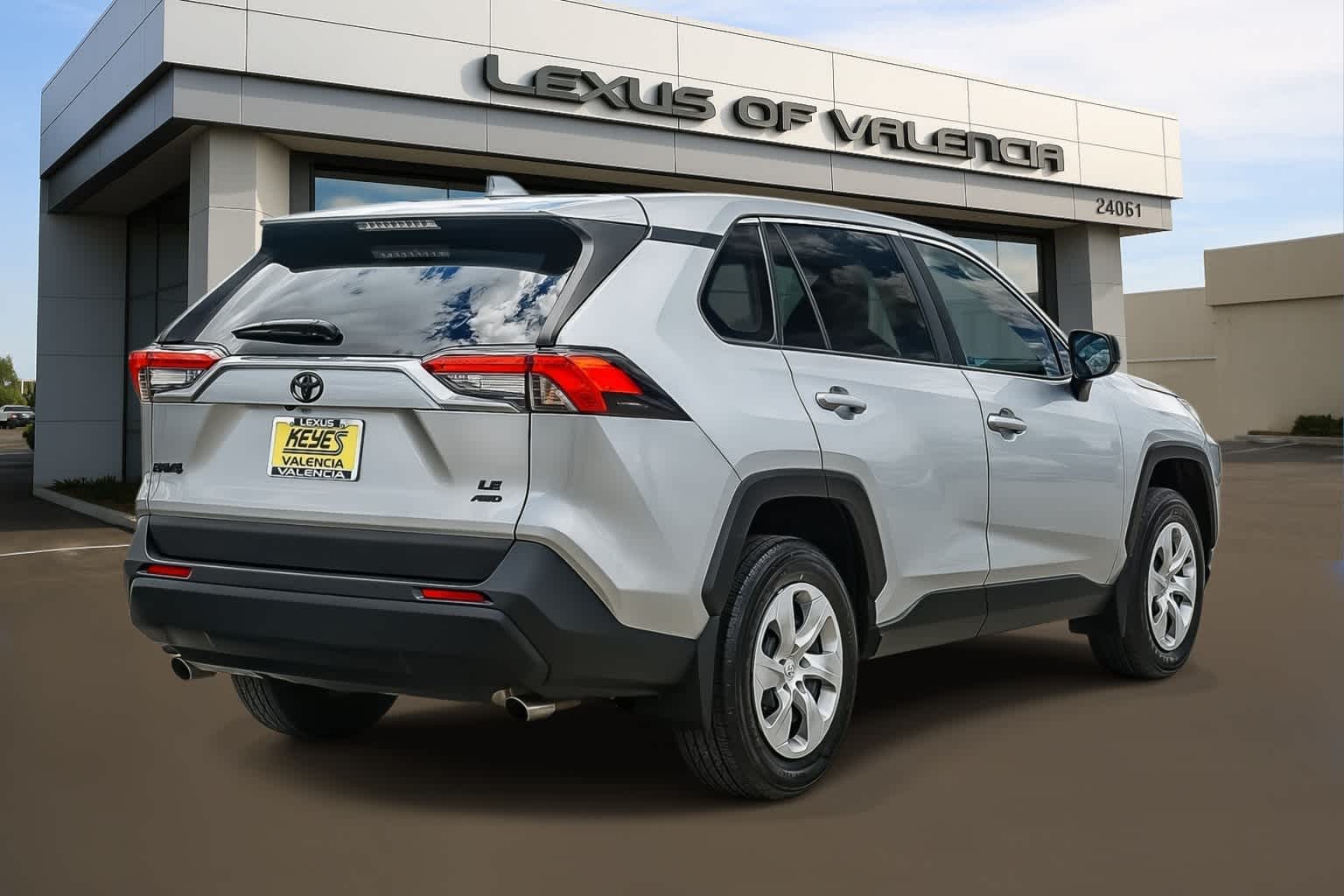 2025 Toyota RAV4 LE photo 5
