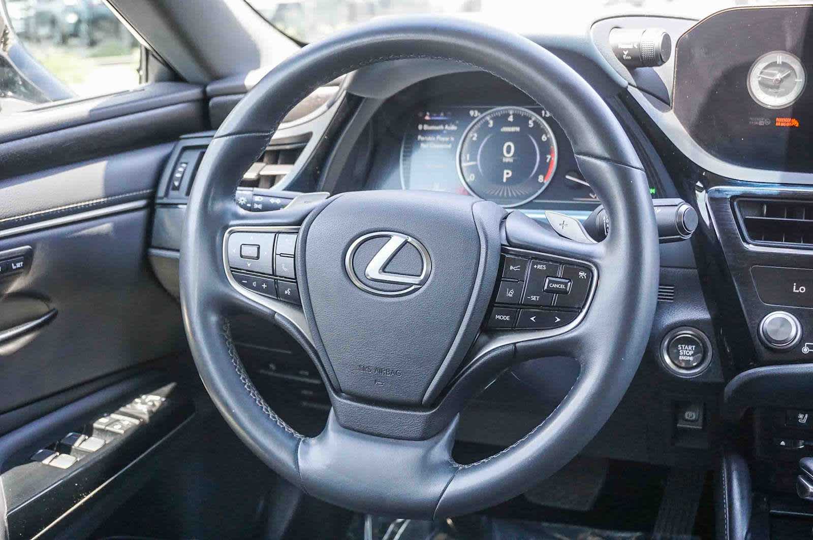Thumbnail: 2022 Lexus ES - 16