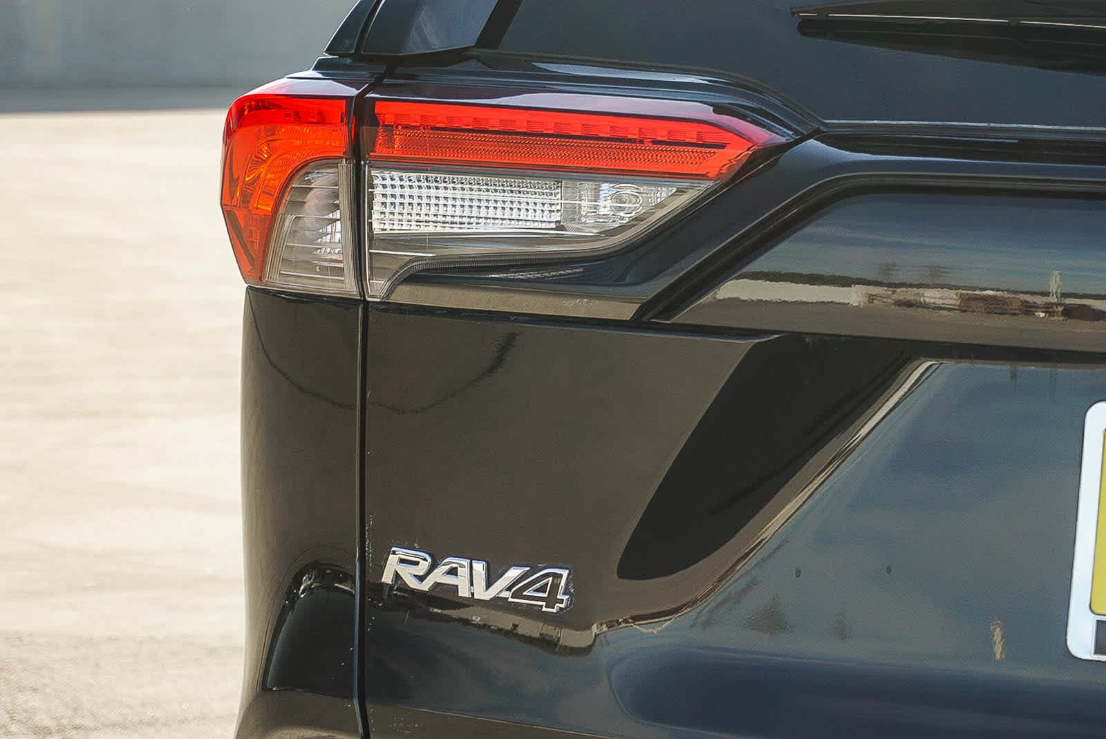 Thumbnail: 2022 Toyota RAV4 - 10