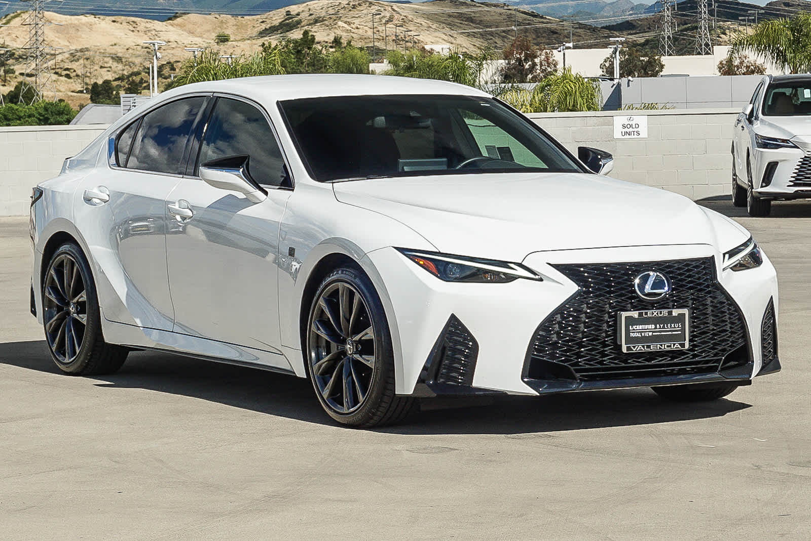 2025 LEXUS IS 300 photo 4