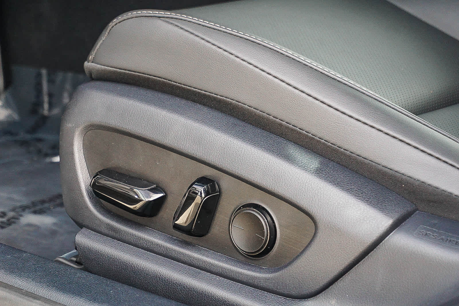 Thumbnail: 2025 Lexus ES - 22