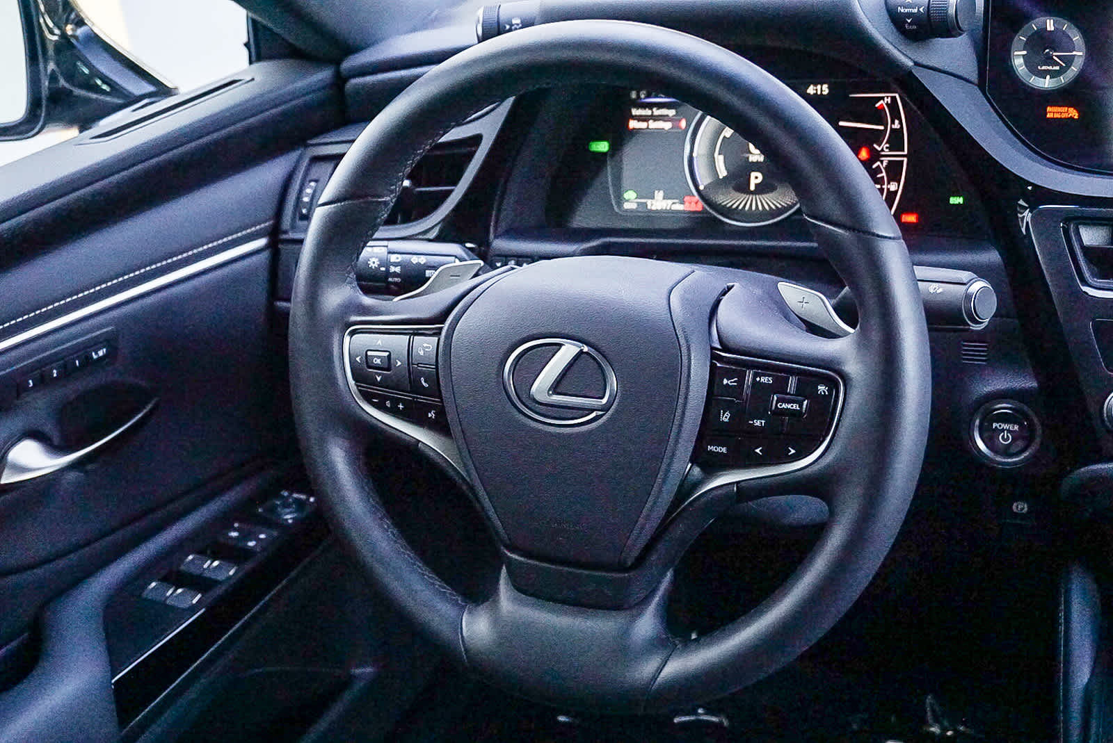 Thumbnail: 2025 Lexus ES - 17