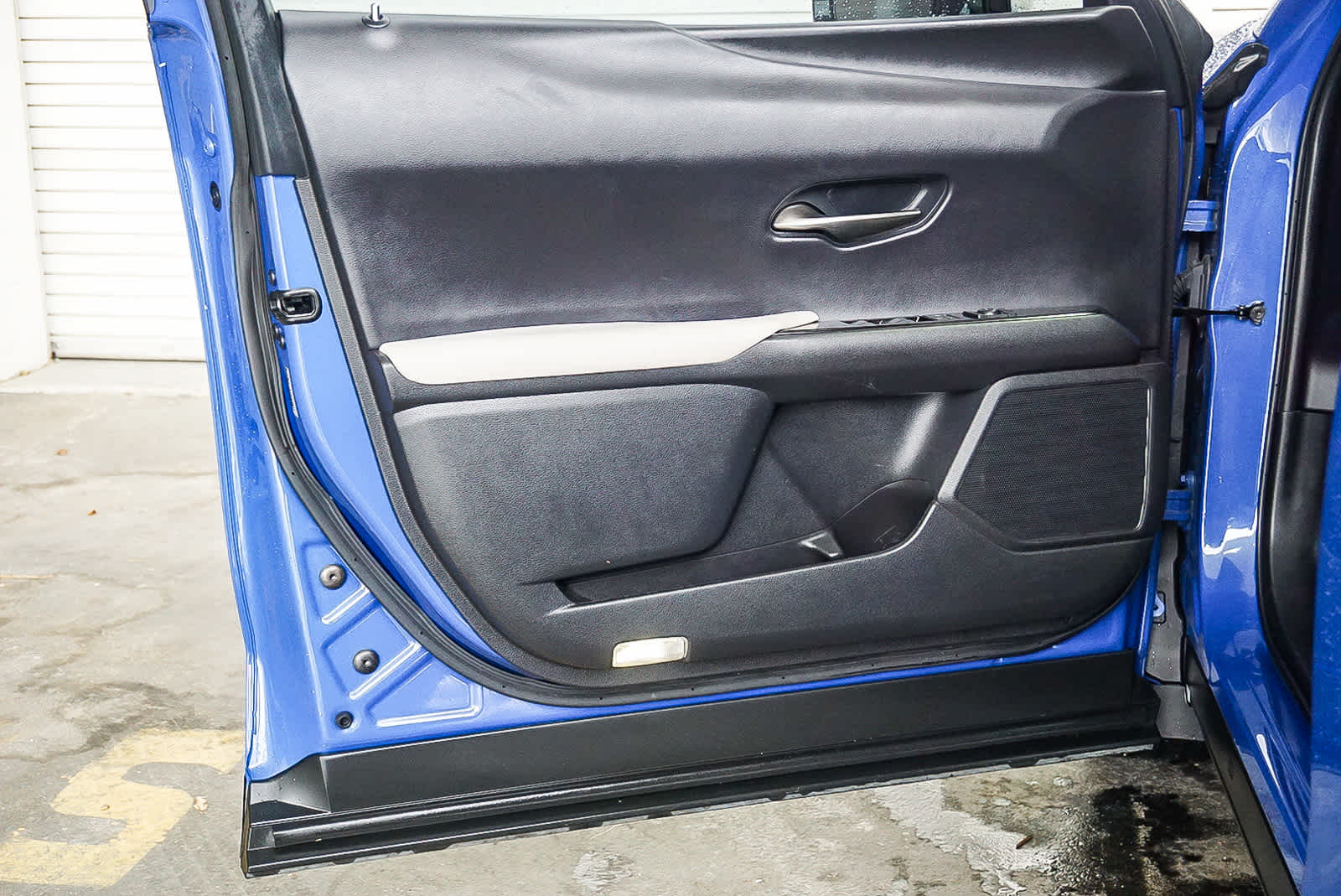 Thumbnail: 2023 Lexus UX - 19