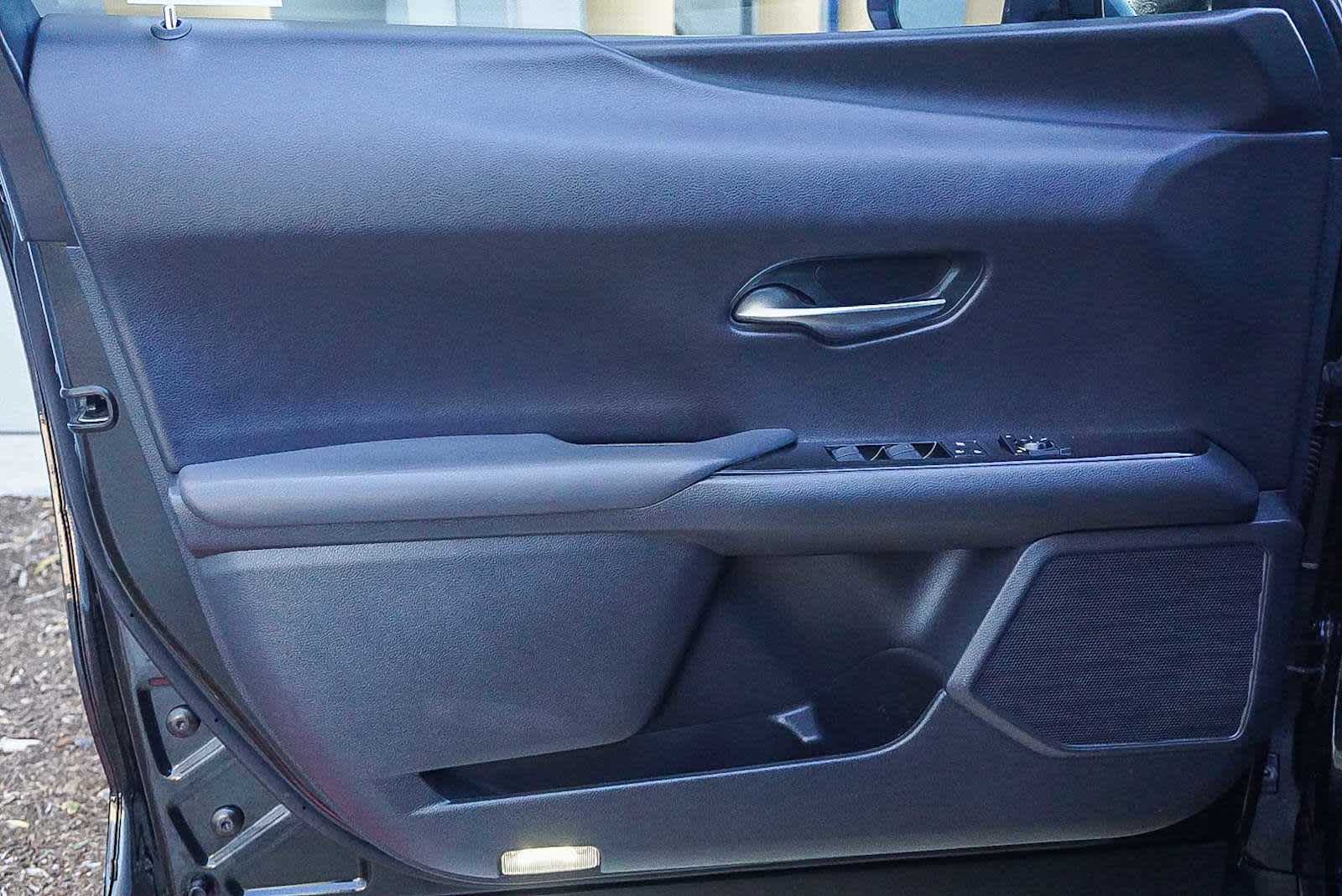 Thumbnail: 2022 Lexus UX - 21