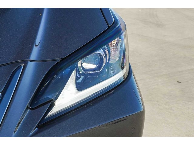 Thumbnail: 2025 Lexus ES - 13