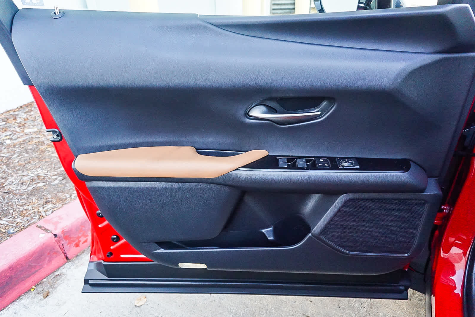 Thumbnail: 2022 Lexus UX - 22