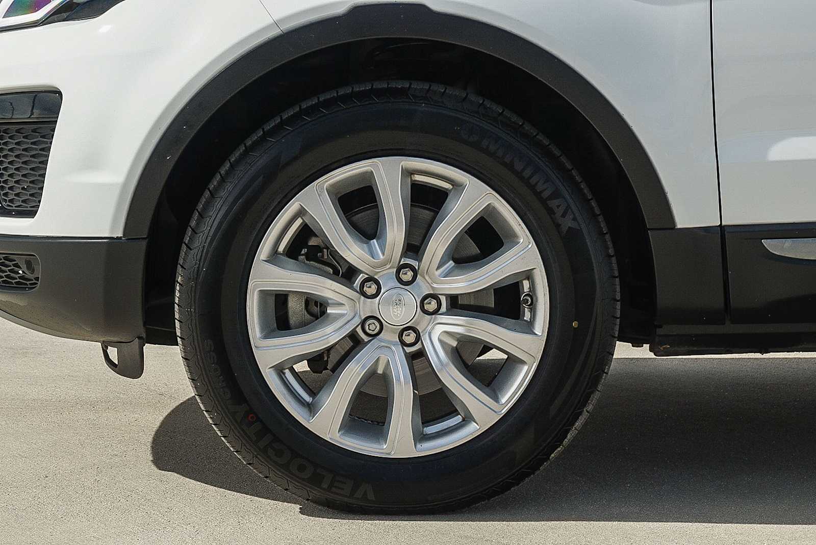 Thumbnail: 2018 Land Rover Range Rover Evoque - 10