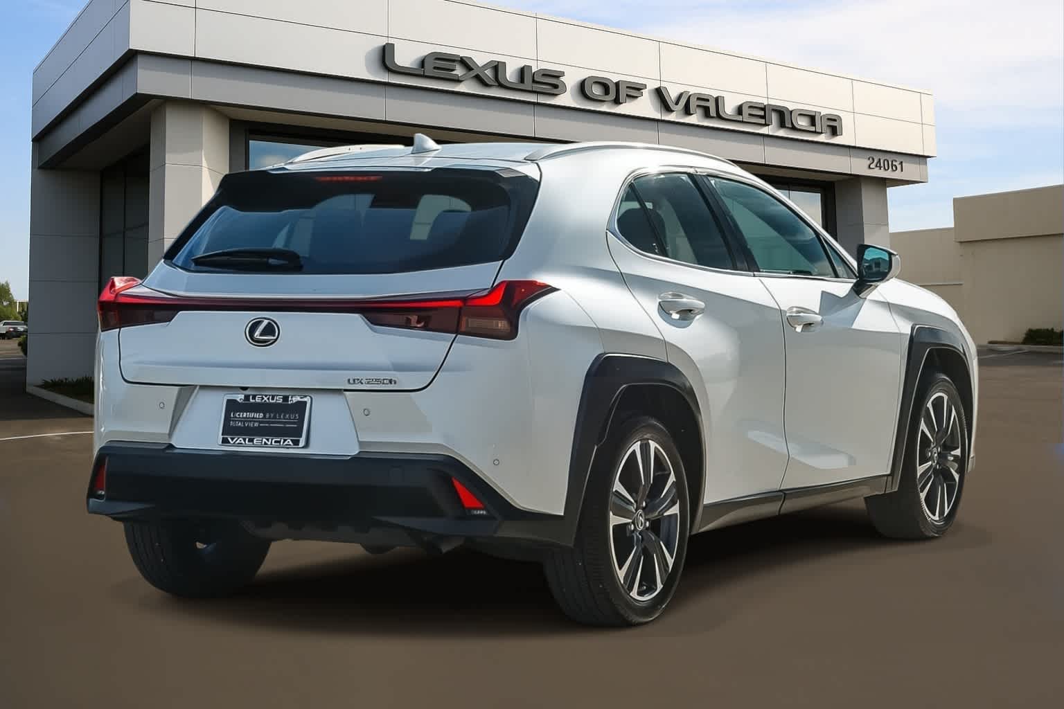 Thumbnail: 2024 Lexus UX - 4