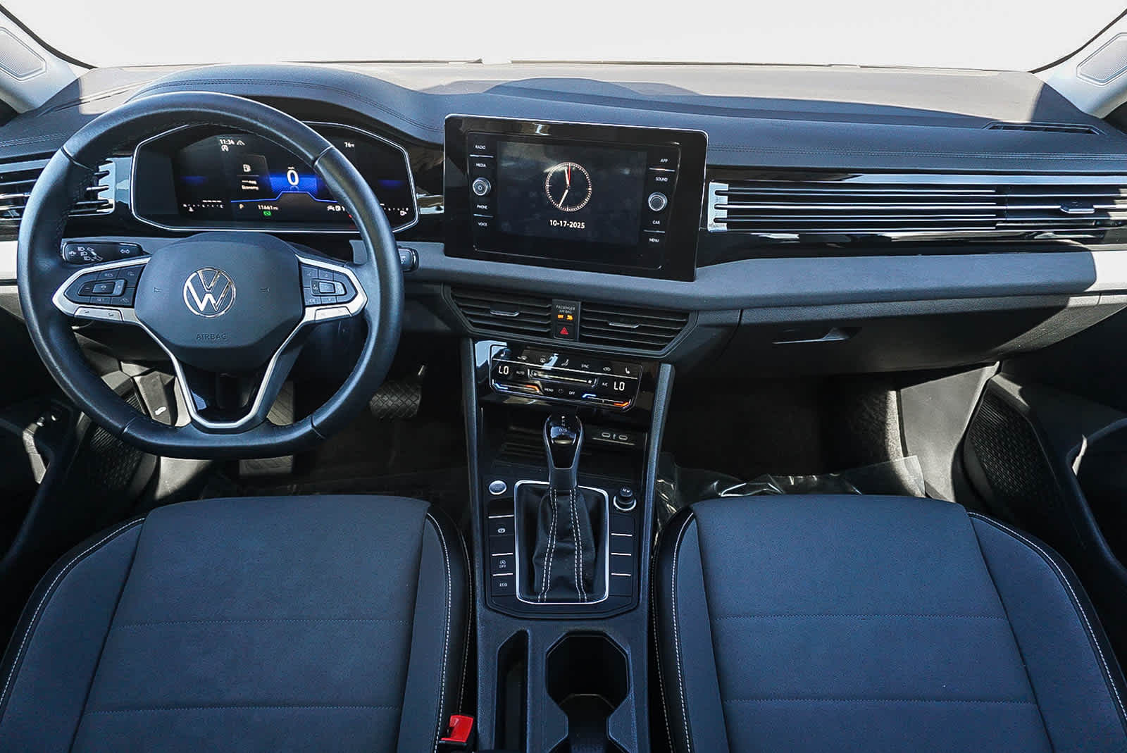 Thumbnail: 2025 Volkswagen Jetta - 13