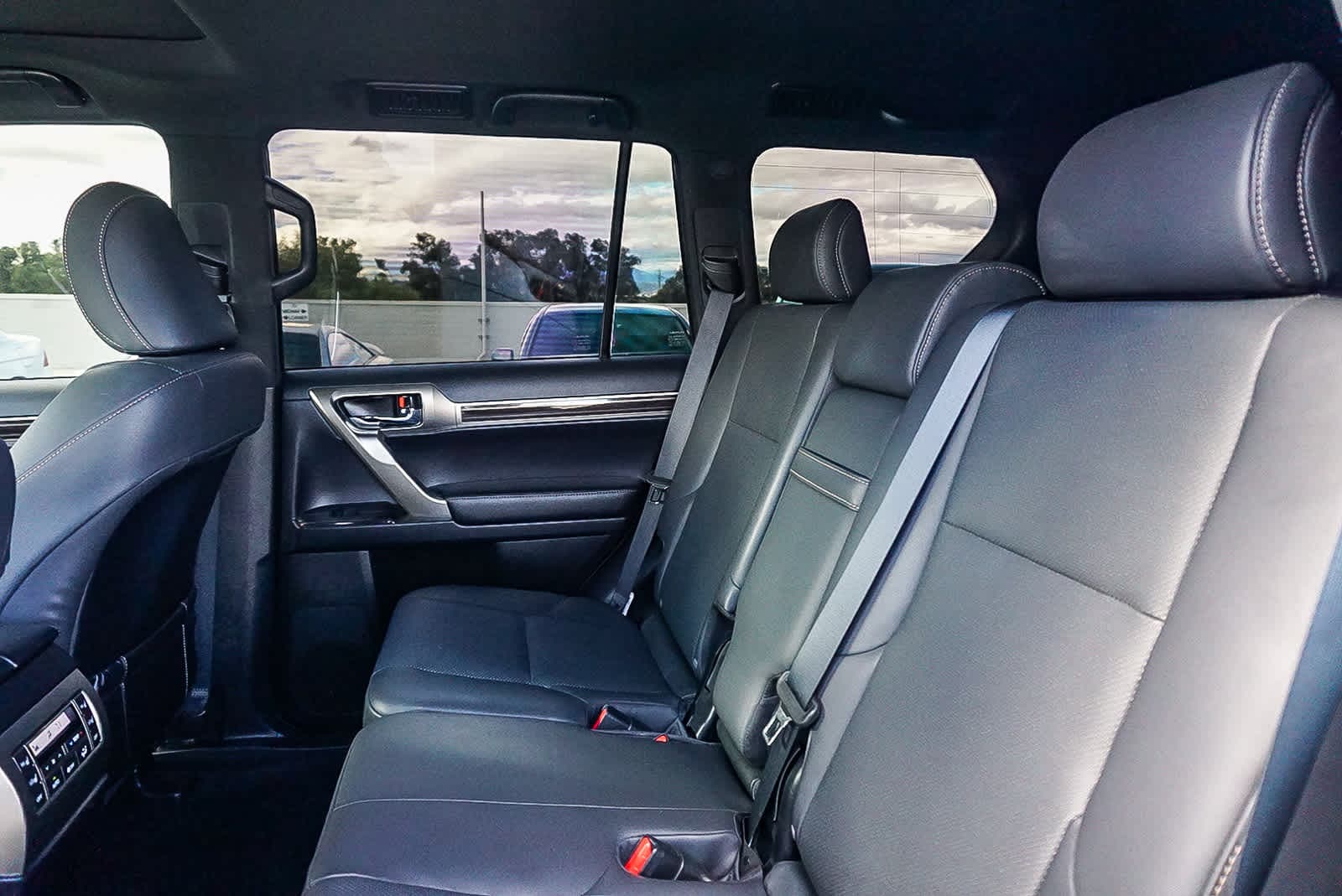 Thumbnail: 2020 Lexus GX - 19