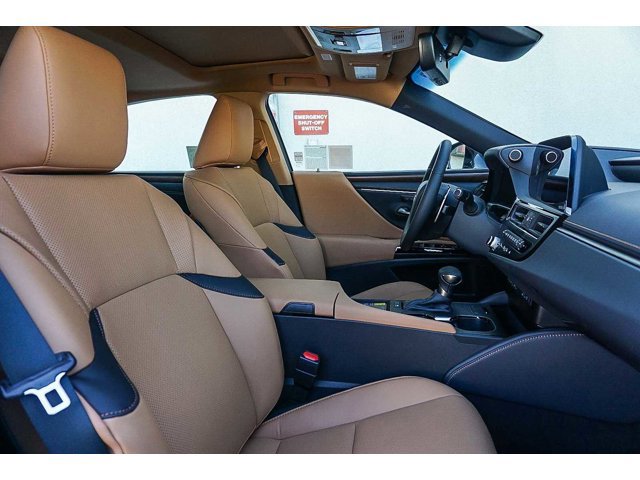 Thumbnail: 2025 Lexus ES - 18