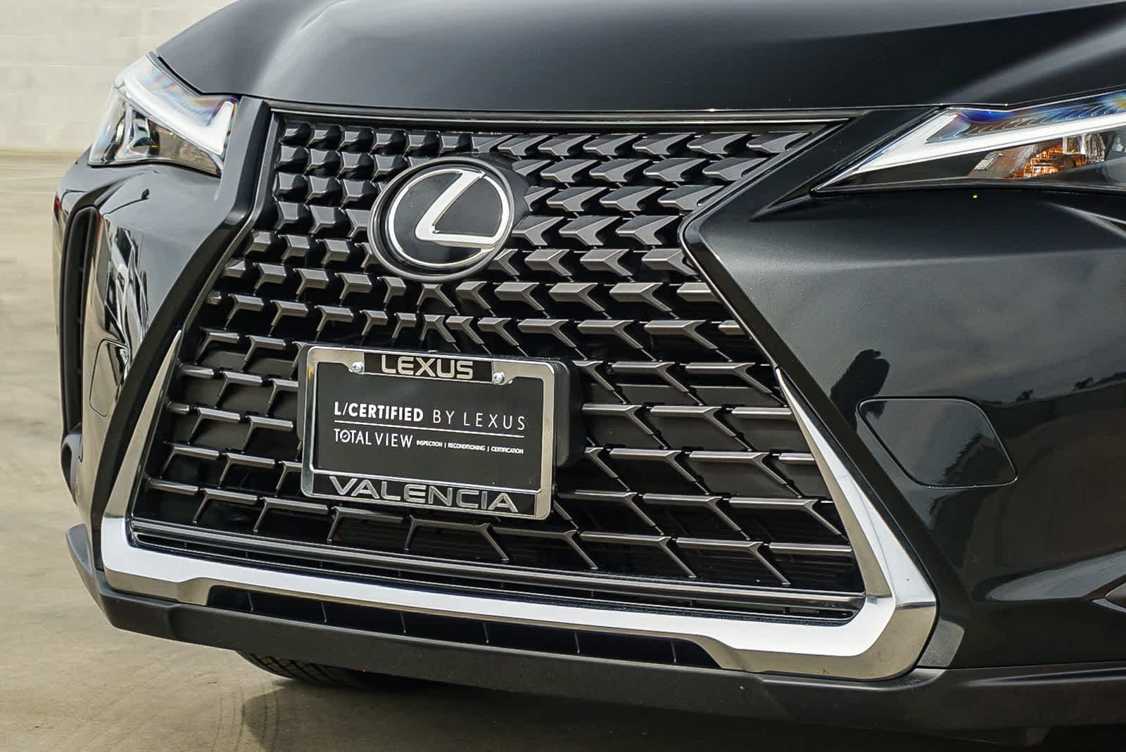 Thumbnail: 2025 Lexus UX - 8