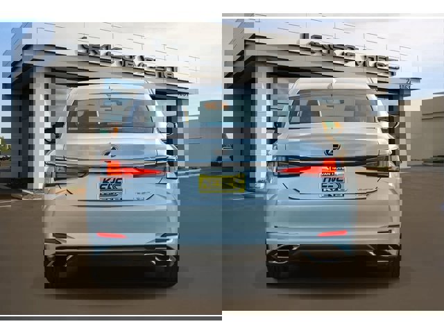 Thumbnail: 2025 Lexus ES - 3