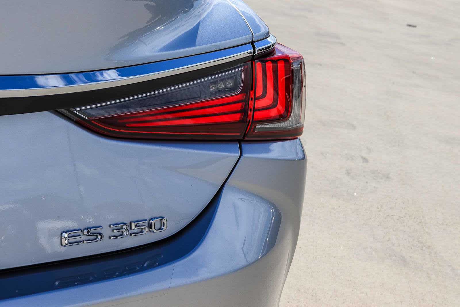 Thumbnail: 2025 Lexus ES - 10