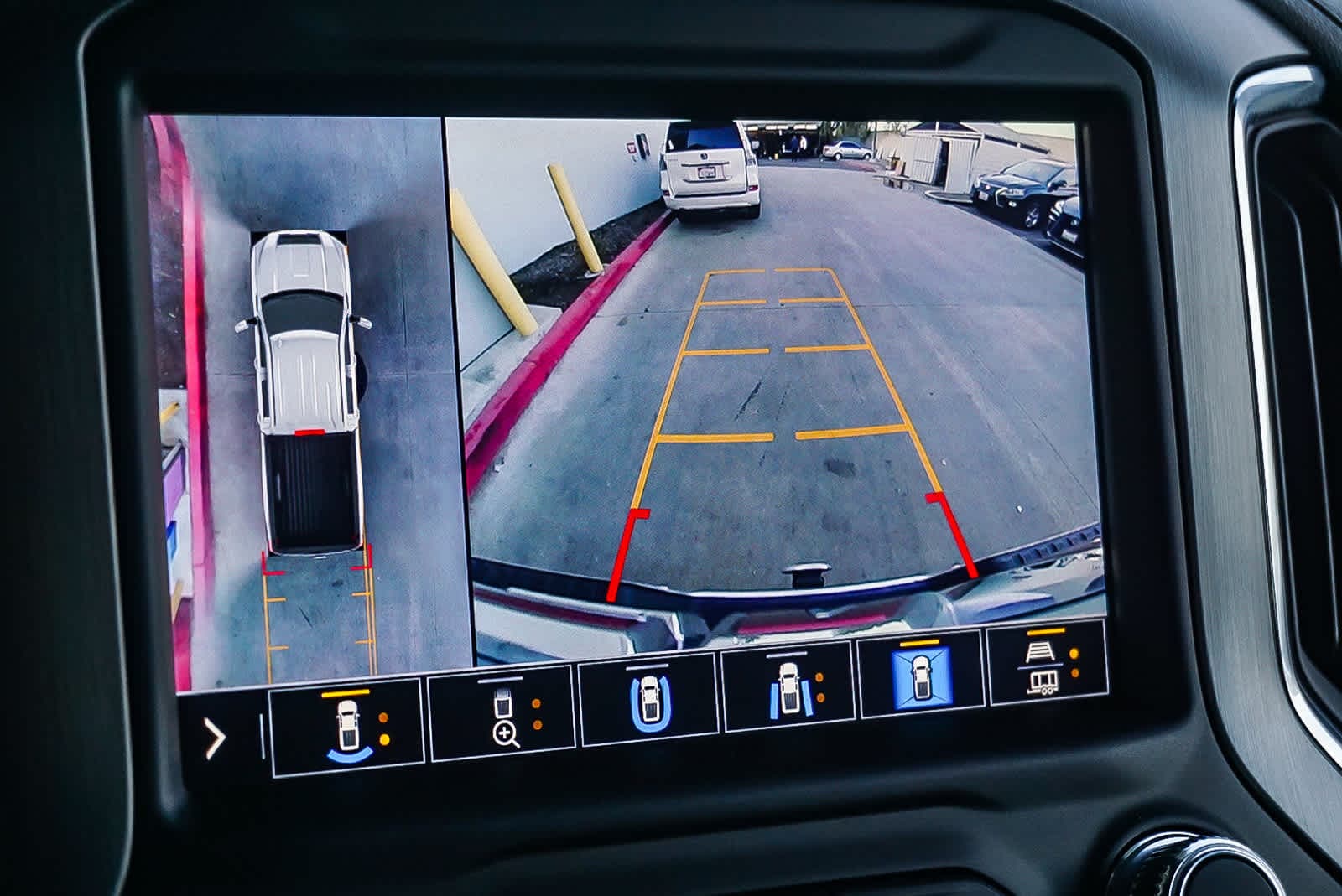 Thumbnail: 2022 GMC Sierra 2500 - 25