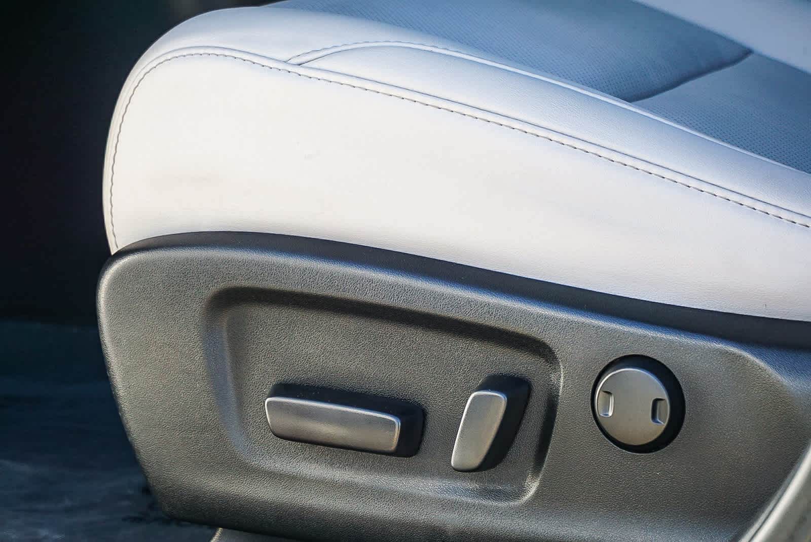 Thumbnail: 2022 Lexus RX - 22