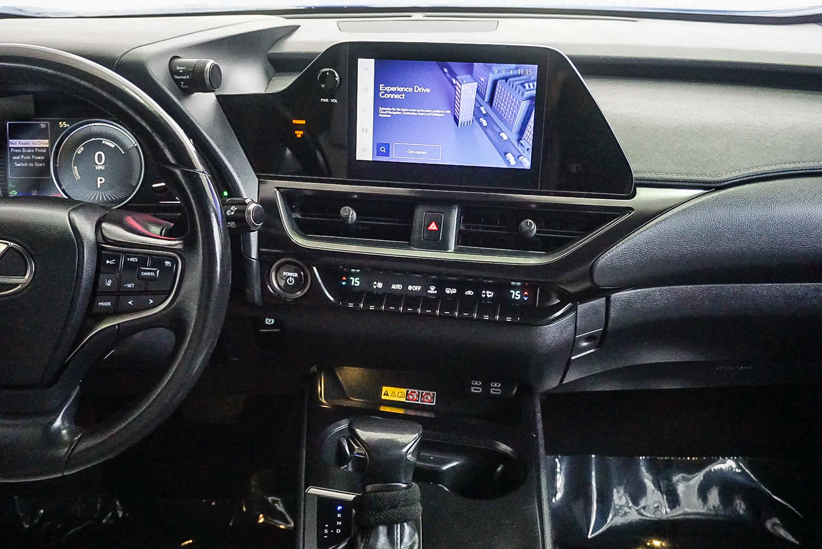 Thumbnail: 2023 Lexus UX - 11