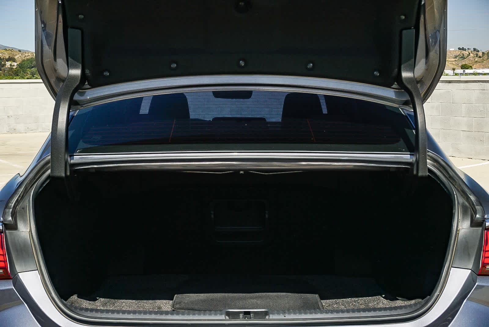 Thumbnail: 2019 Lexus ES - 35