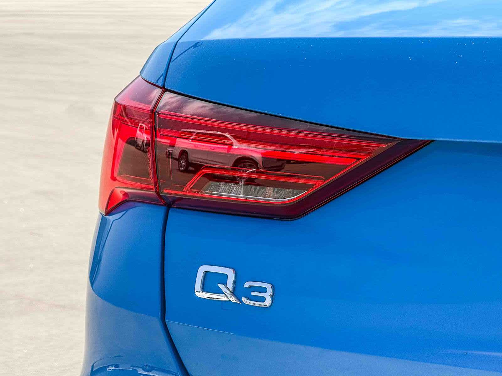 Thumbnail: 2023 Audi Q3 - 10