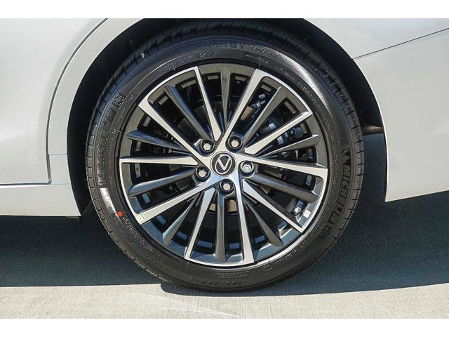 Thumbnail: 2025 Lexus ES - 10