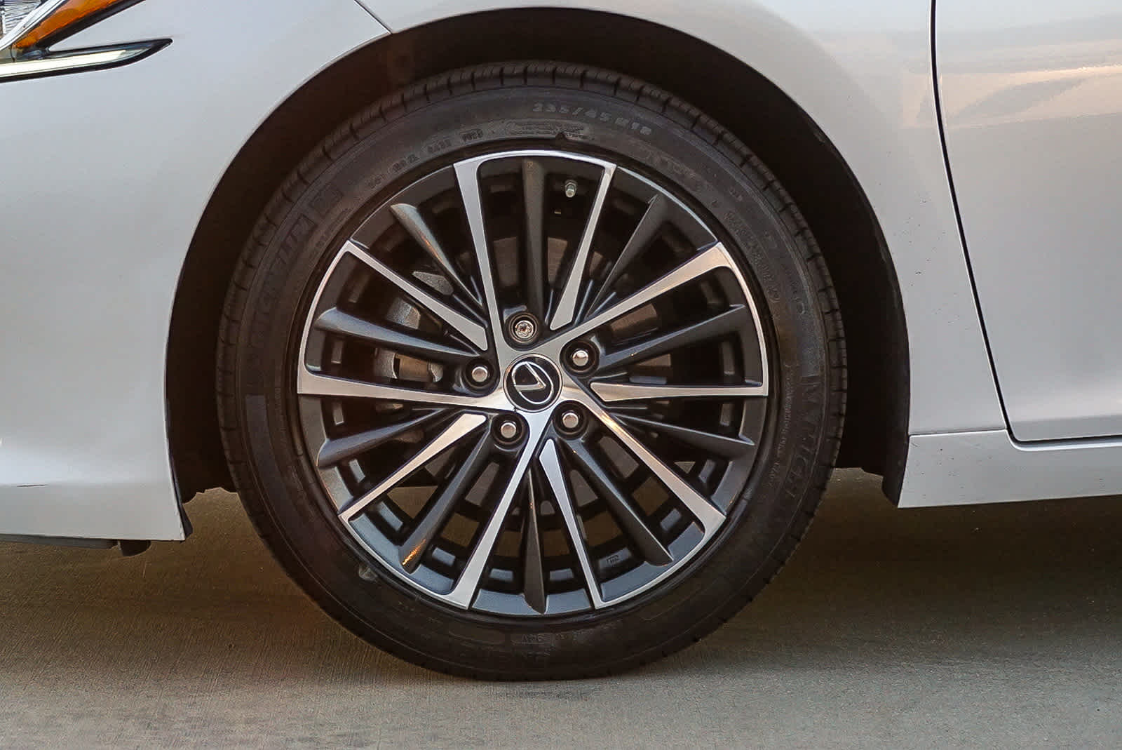 Thumbnail: 2023 Lexus ES - 9