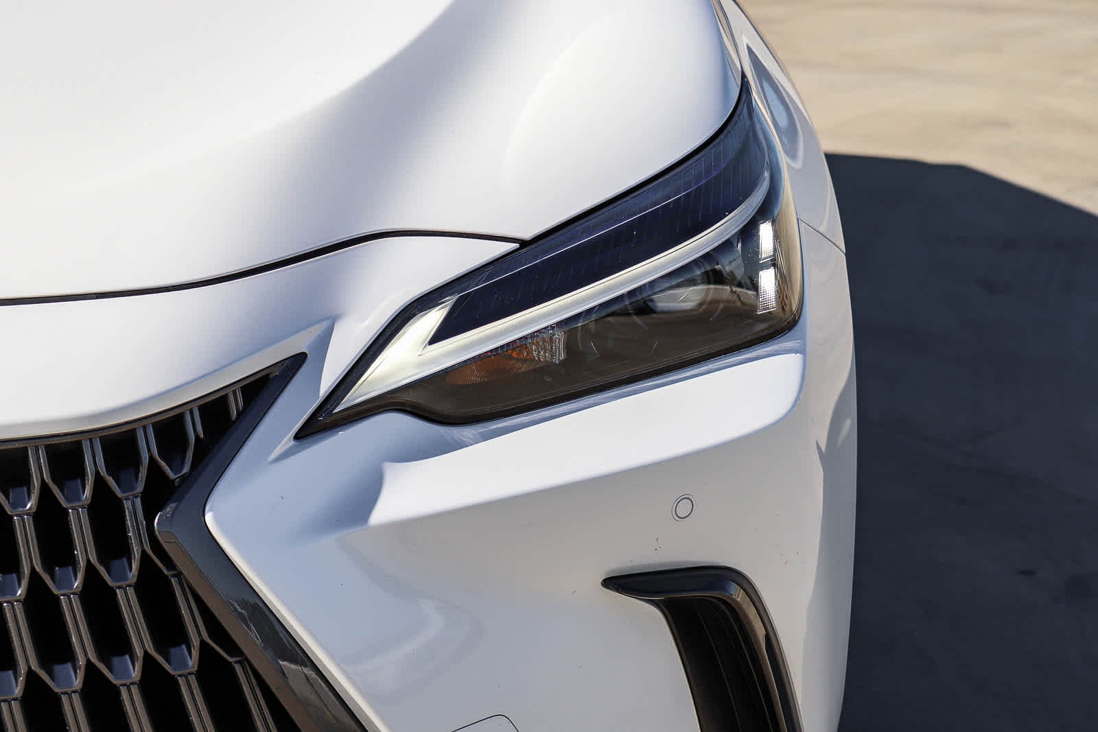 Thumbnail: 2025 Lexus ES - 6