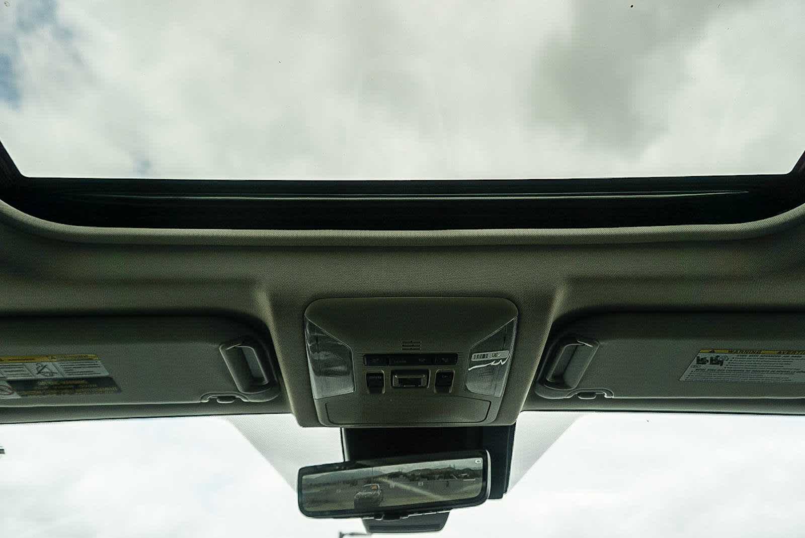 Thumbnail: 2022 Toyota RAV4 - 17