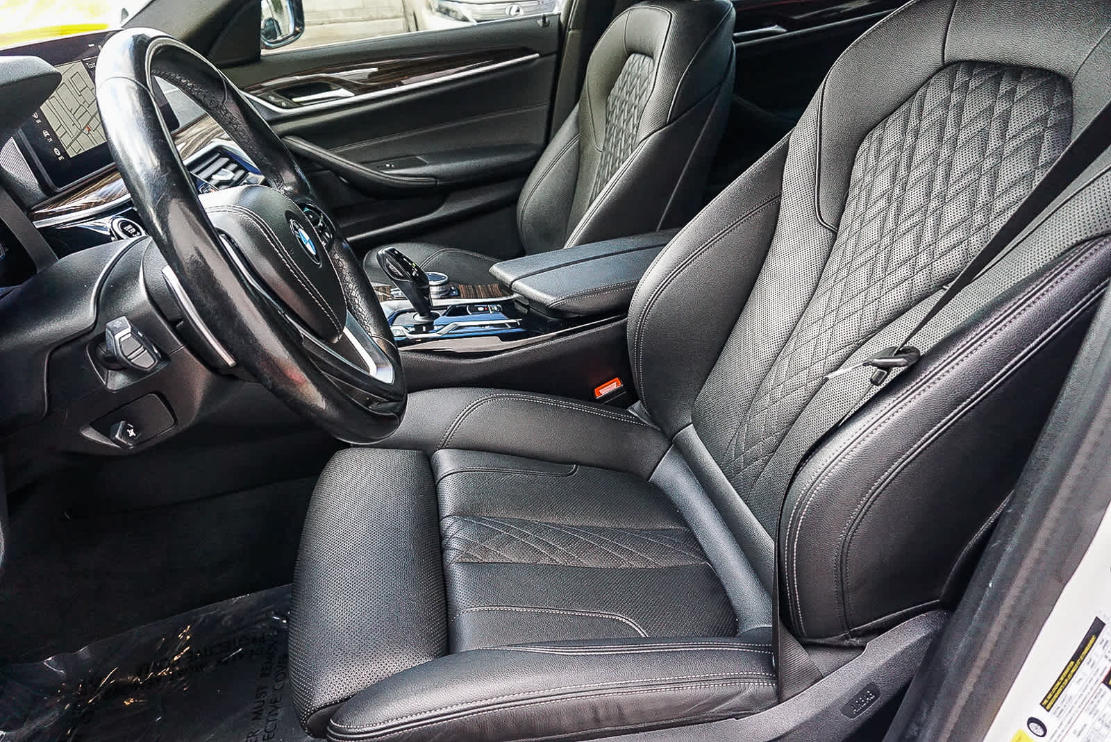 Thumbnail: 2021 BMW 5 Series - 16