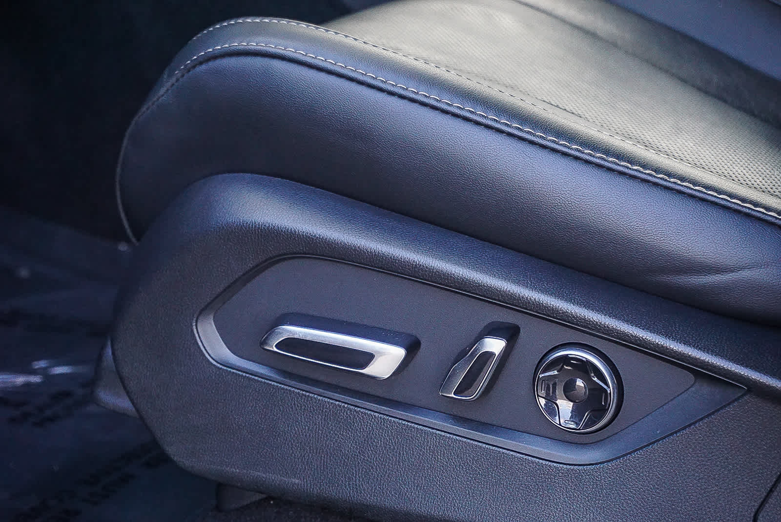 Thumbnail: 2023 Acura MDX - 26