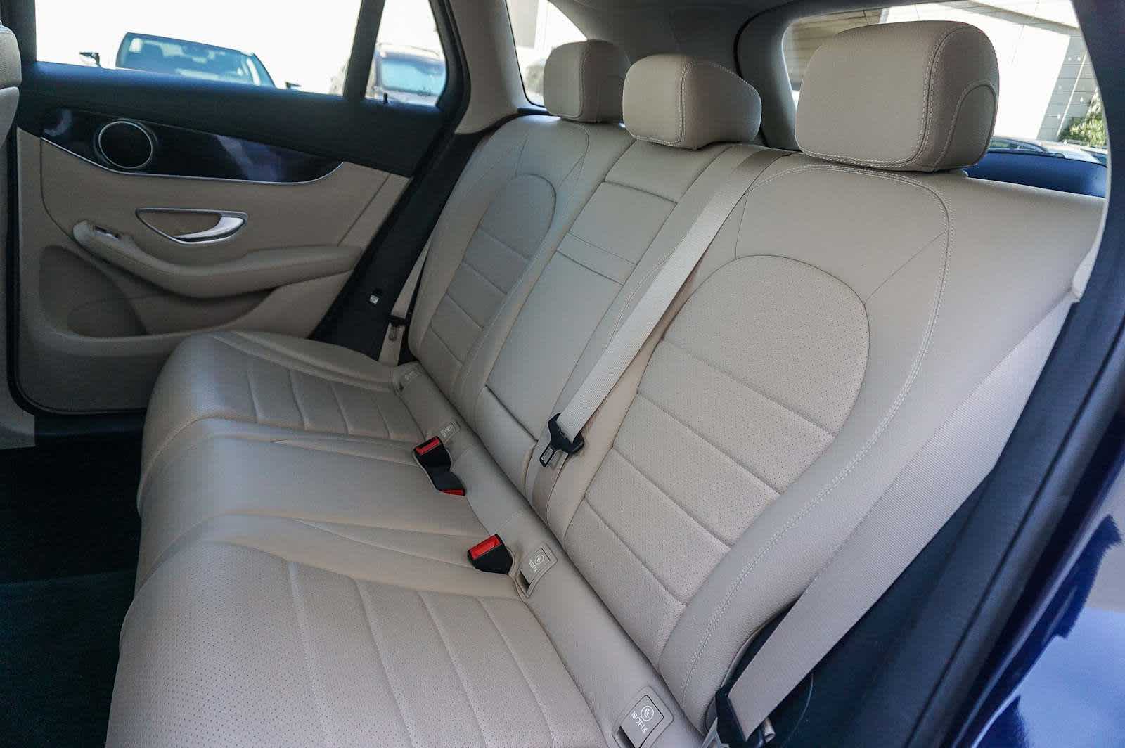 Thumbnail: 2016 Mercedes-Benz GLC - 19