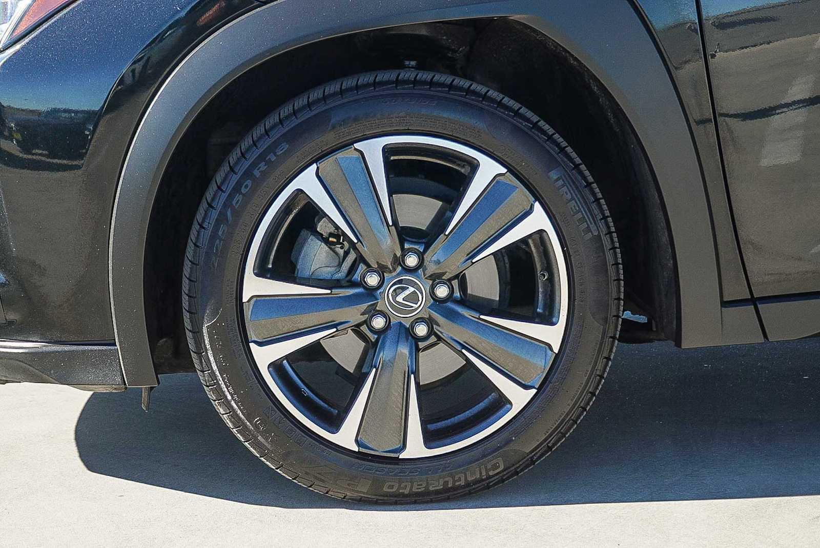 Thumbnail: 2022 Lexus UX - 9